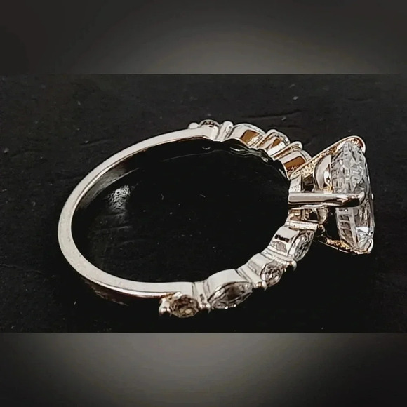 Sterling silver Oval Cut CZ Wedding Engagement Rings Promise Ring Sz 8.5 - Picture 7 of 8